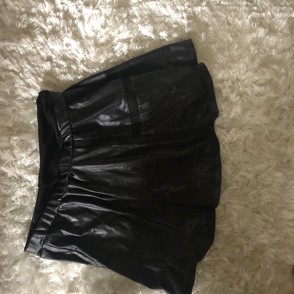 Faux Leather Skirt Pleated Flowy Mini-skirt - Picture 2 of 5